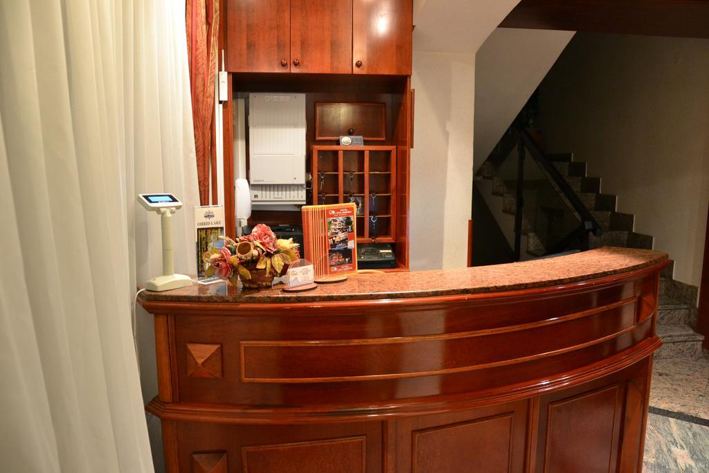 Hotel Dva Bisera Lagadin Buitenkant foto