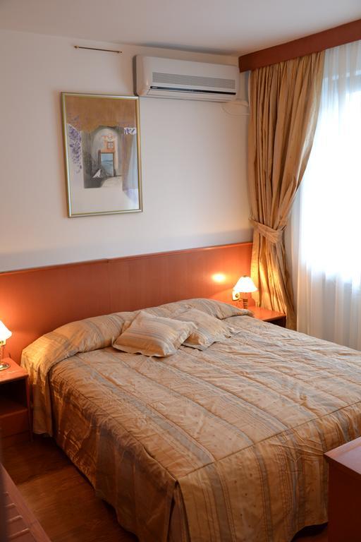 Hotel Dva Bisera Lagadin Buitenkant foto