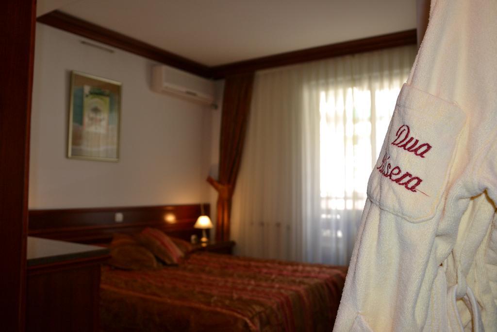 Hotel Dva Bisera Lagadin Buitenkant foto
