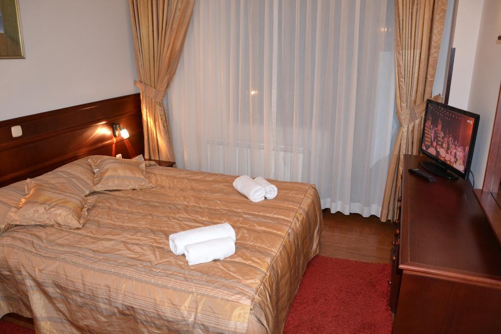 Hotel Dva Bisera Lagadin Buitenkant foto